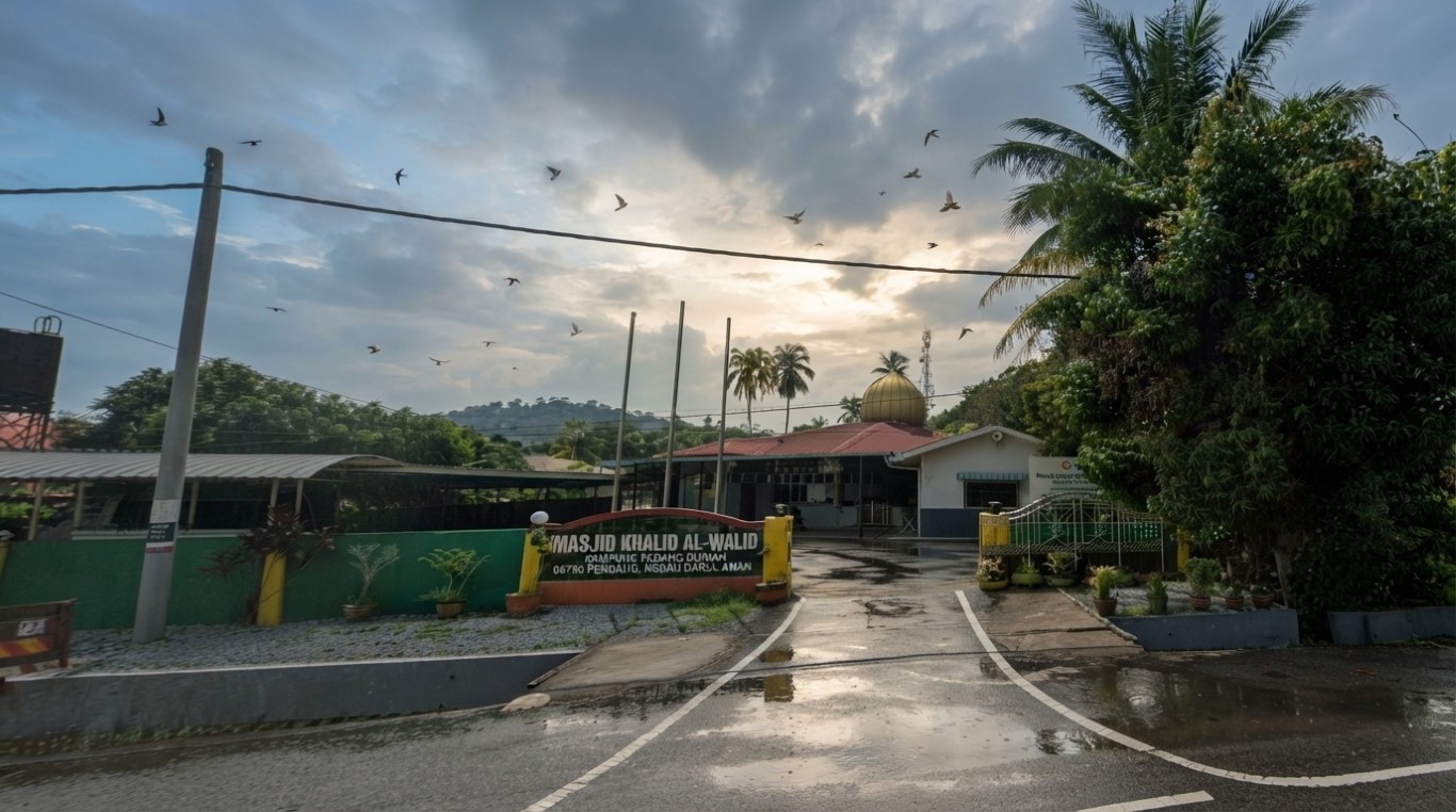 MASJID KHALID AL WALID PADANG DURIAN in Kedah