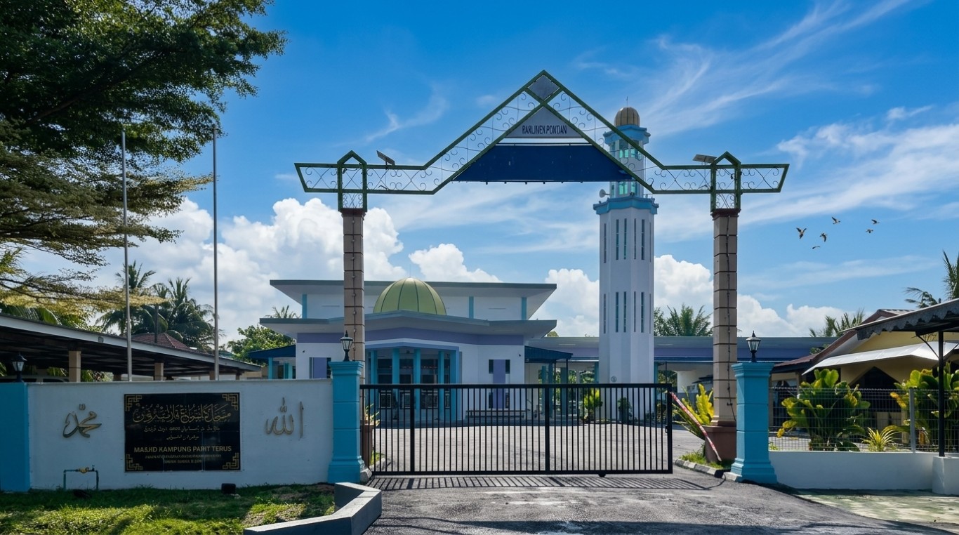 MASJID PARIT TERUS gallery image in Johor