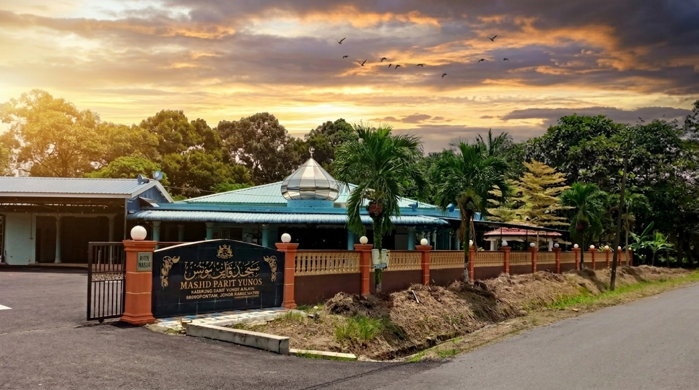 MASJID PARIT YUSOF in Johor