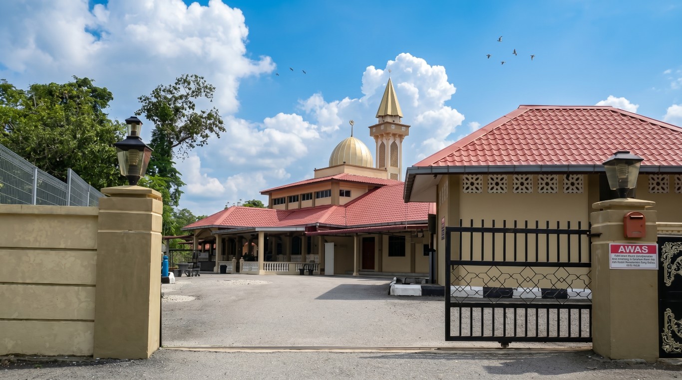 MASJID PEKAN LANCHANG gallery image in Pahang