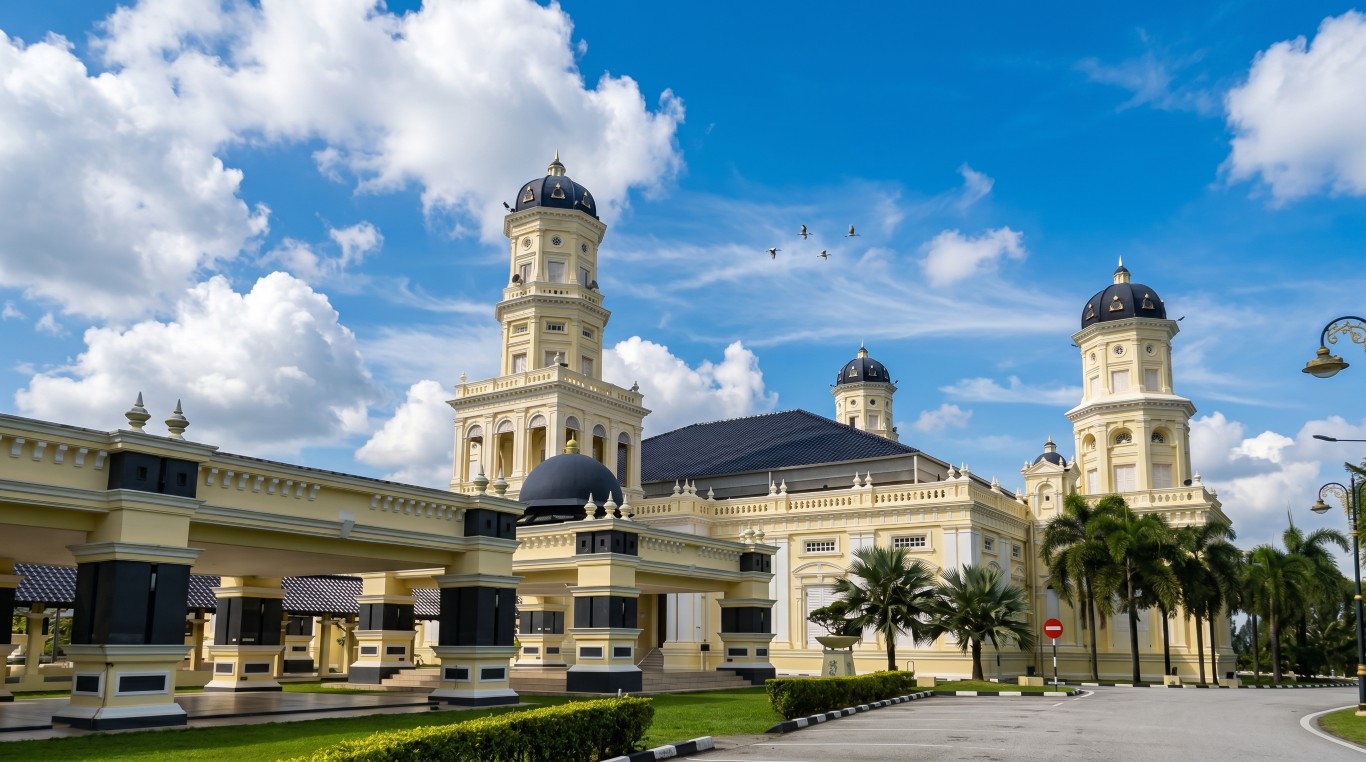 MASJID SULTAN ABU BAKAR gallery image in Johor