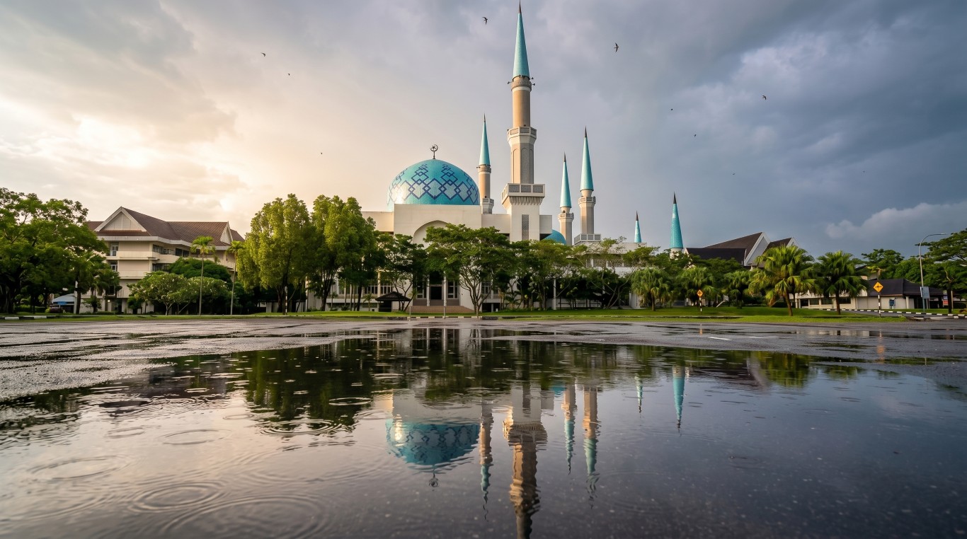 MASJID SULTAN ISMAIL UTM gallery image in Johor