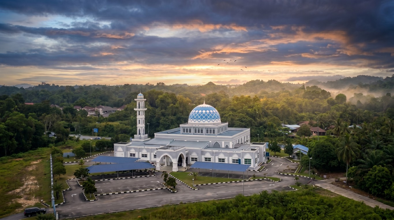 MASJID SULTAN MUHAMMAD V gallery image in Labuan