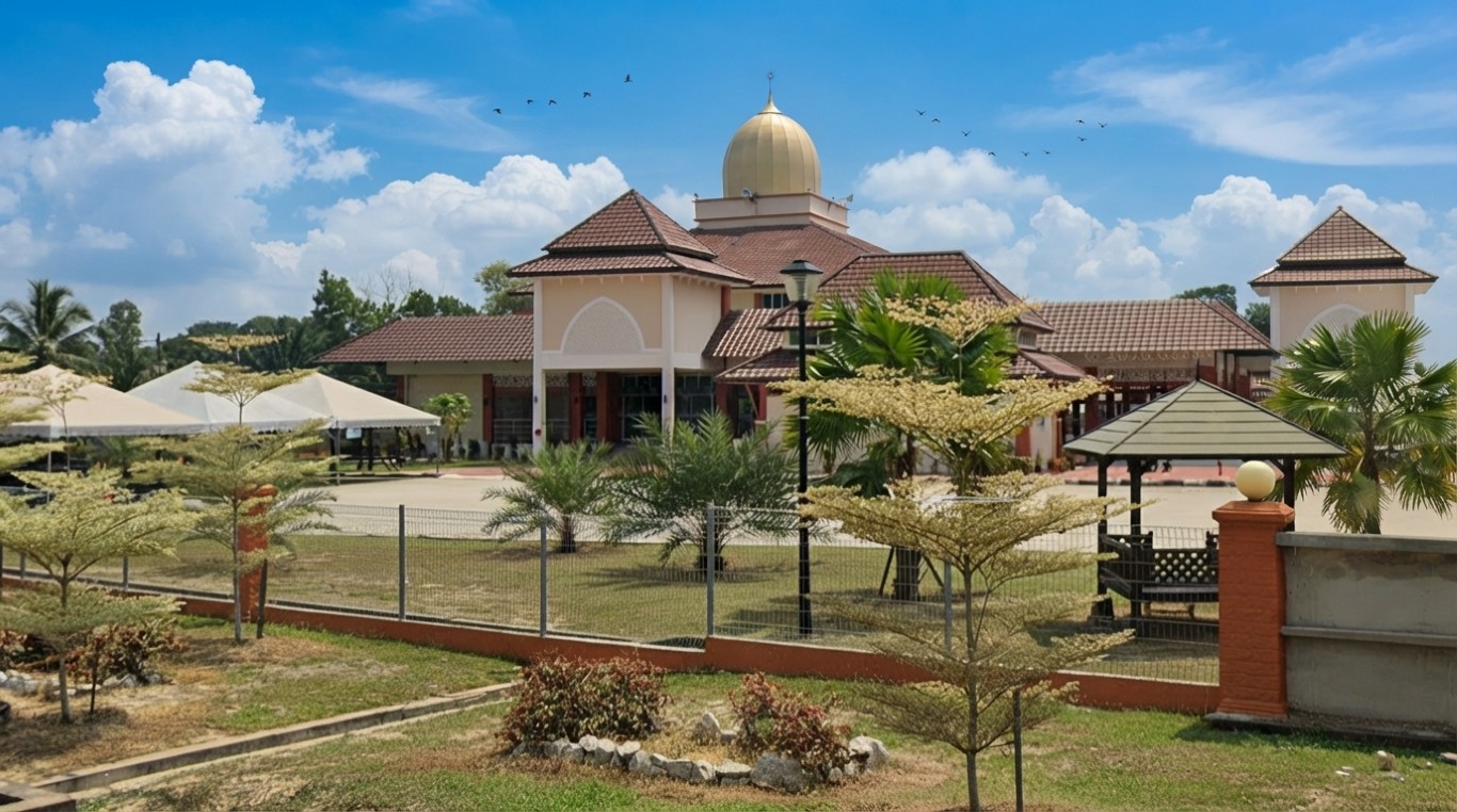 MASJID AL- MAKMUR in Pahang