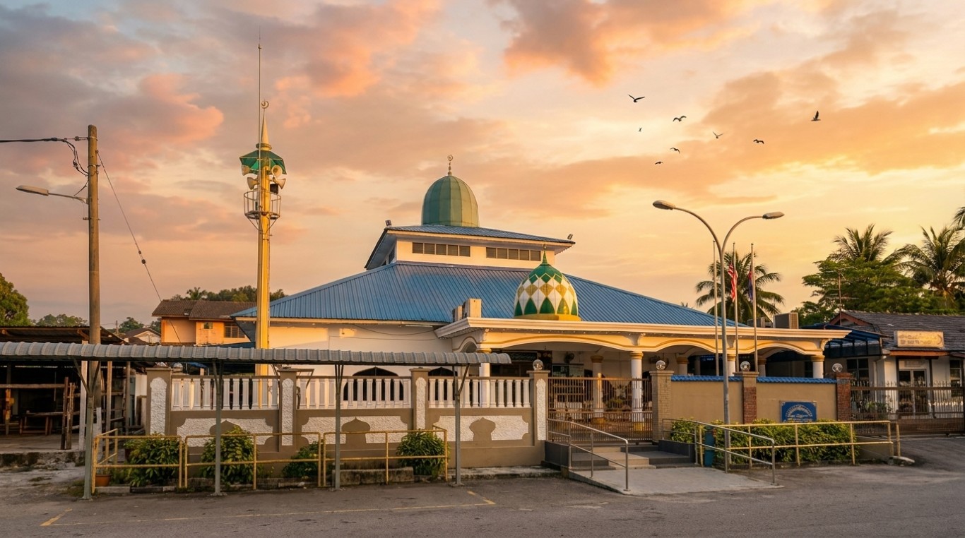 MASJID AL-MAKMUR,TAMAN BUKIT TIRAM in Johor
