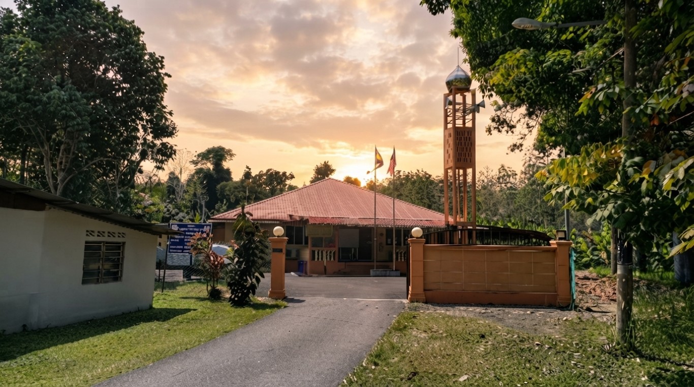 MASJID AS - SAKINAH, KG. CHANGKAT CIK KAMPAR in Perak