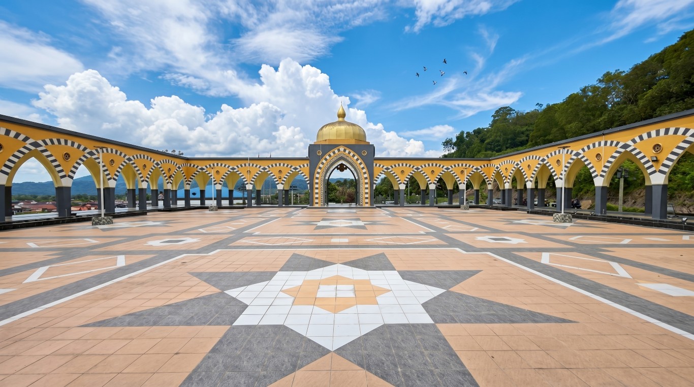 MASJID BESAR DARUL MA'MUR in Sarawak