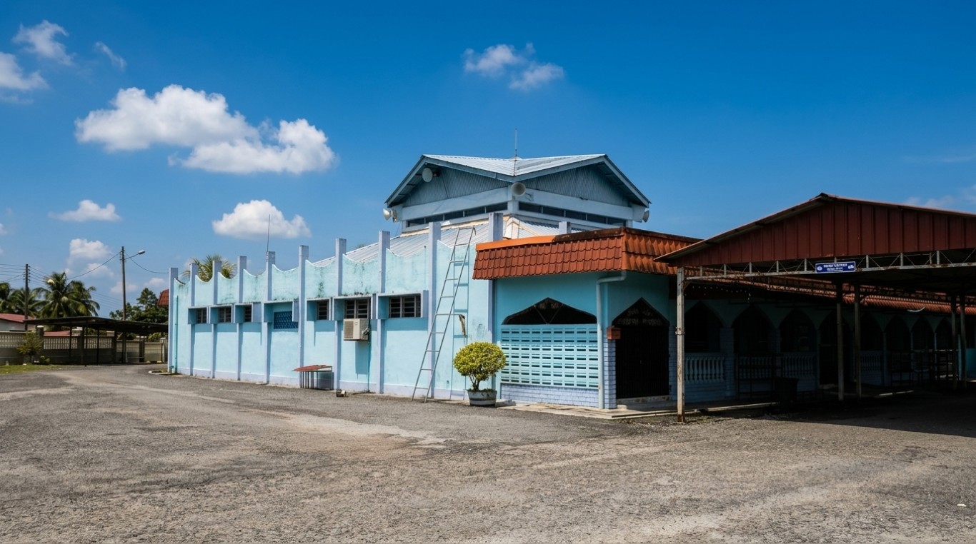 MASJID FELDA AIR TAWAR 1 gallery image in Johor
