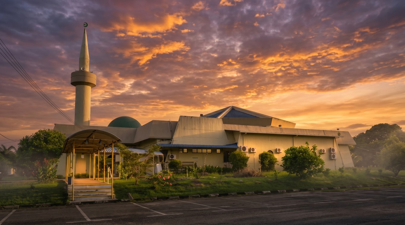 MASJID JAMEK LAYANG-LAYANGAN in Labuan