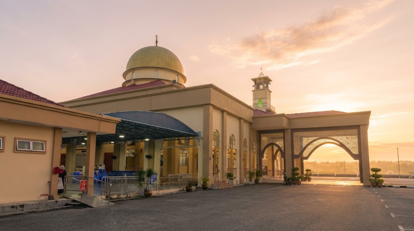 MASJID JAMEK SIMPANG 4 ( BALAI POLIS) in Perak