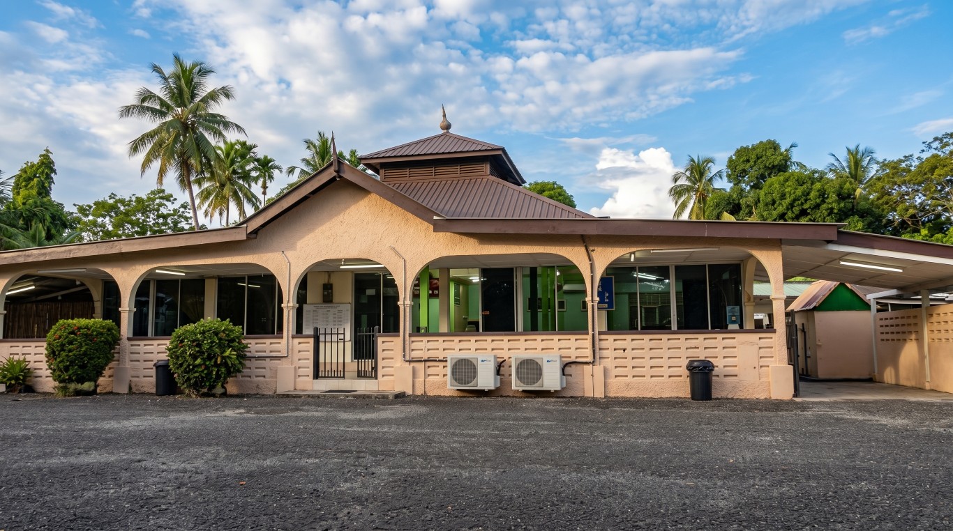 MASJID KAMPUNG KUALA SAT gallery image in Pahang